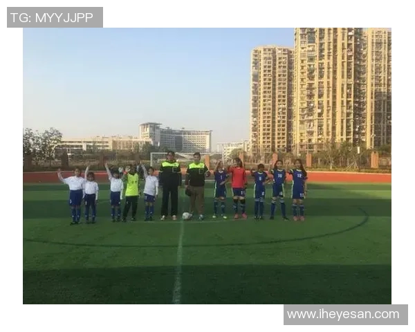 西藏足球球星成长故事与草原绿茵梦想交织的传奇旅程